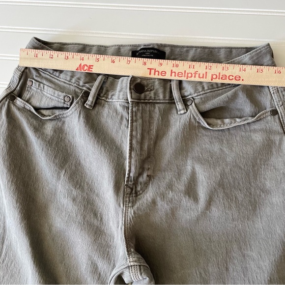 Banana Republic Athletic Fit Jeans - Gray - Size 32x32 - Picture 2 of 7